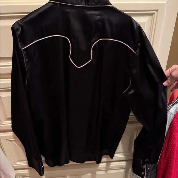 Studio West Button up - Picture 2 of 4